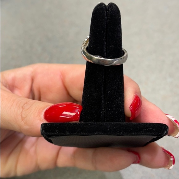 Ring - Picture 2 of 4